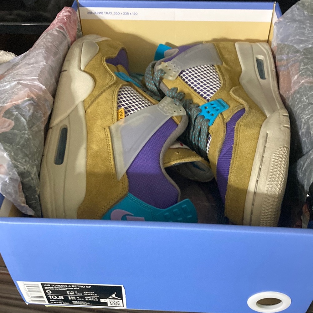 Air Jordan 4 Union Desert Moss/Turquoise Blue Size 9